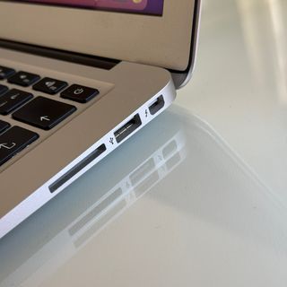 MacBook Air 13 i5 250GB Principios 2015