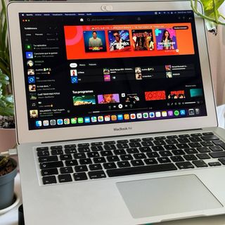 MacBook Air 13 i5 250GB Principios 2015