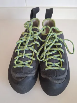 Pies de gato Simond. Talla 36