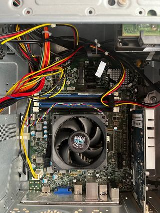 PC Completo + Monitor + Altavoces