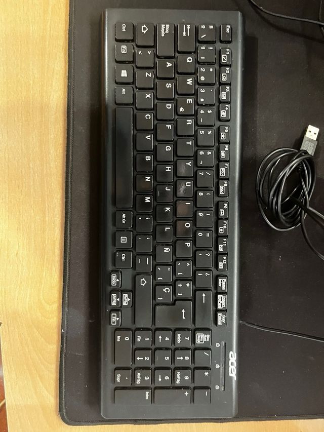 PC Completo + Monitor + Altavoces