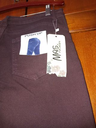 Pantalón vaquero marrón campana