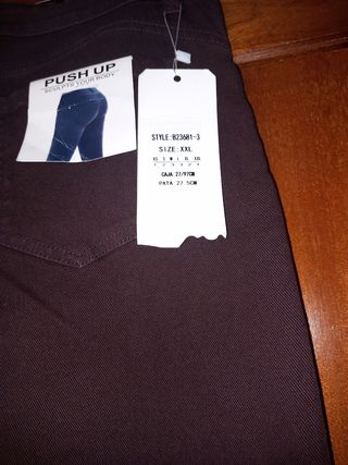 Pantalón vaquero marrón campana