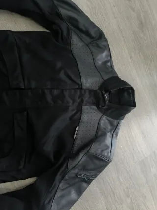 Chaqueta Alpinestars de Cuero XL ( PERO ES L)