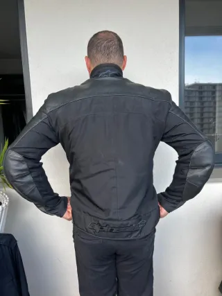 Chaqueta Alpinestars de Cuero XL ( PERO ES L)