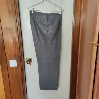 Traje de hombre gris a cuadros
