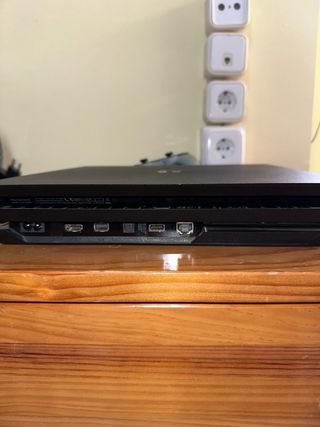 PS4 Pro + Mando + 2 Juegos