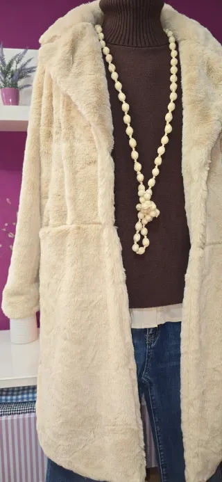 Abrigo pelito crema suave nuevo
