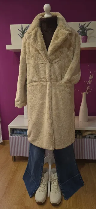 Abrigo pelito crema suave nuevo