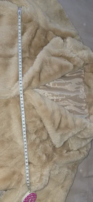 Abrigo pelito crema suave nuevo