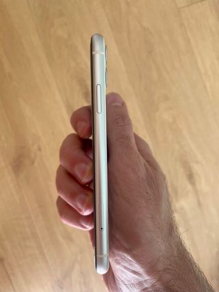 iPhone 11 128GB Bianco + custodie e accessori