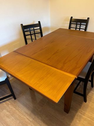 Mesa de comedor extensible de madera