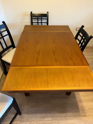 Mesa de comedor extensible de madera