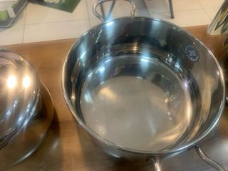 Batteria pentole in acciao inox .