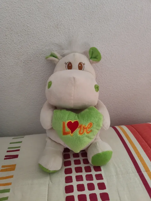 Peluche hipopótamo corazón Love