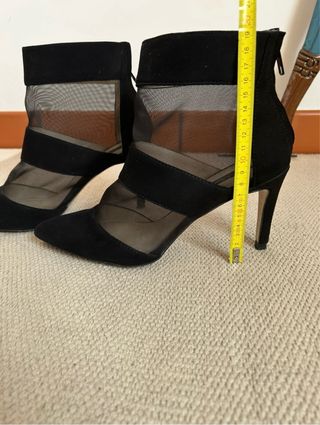 Botines negros ante Zara talla 39