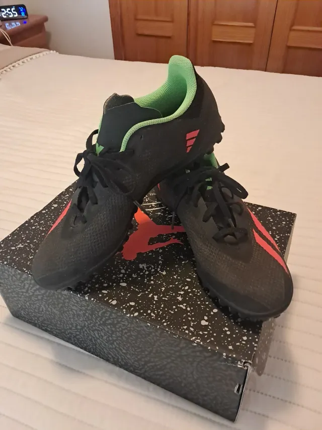 Botas multitacos Adidas Negras y Verdes