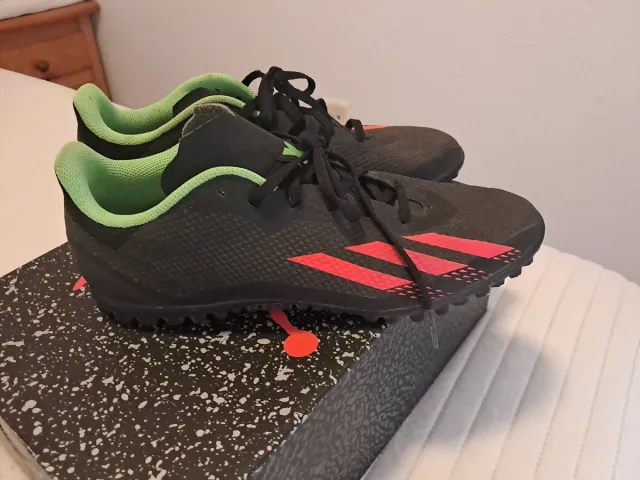 Botas multitacos Adidas Negras y Verdes