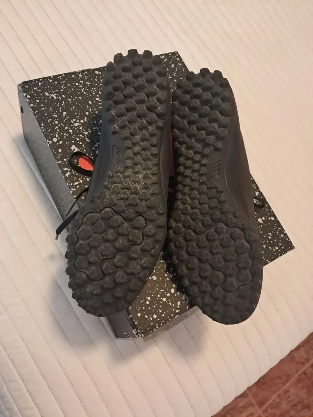 Botas multitacos Adidas Negras y Verdes