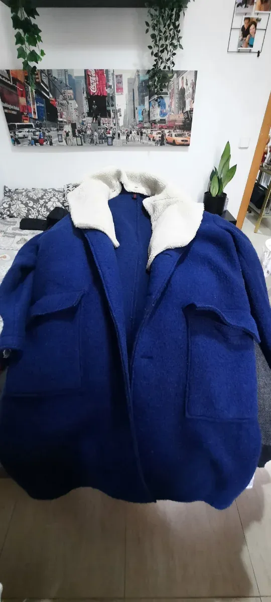 Abrigo azul con cuello borreguito Talla XL