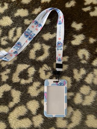 Lanyard Stitch Azul y Blanco