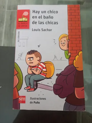 Hay un chico en el baño de las chicas (El Barco...