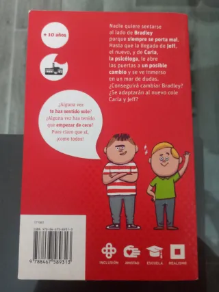 Hay un chico en el baño de las chicas (El Barco...