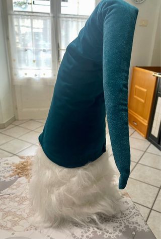 Gnomo di Natale grigio e verde