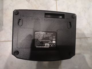 Cargador Greenworks 40V Rápido  modelo G4OUC4