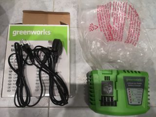Cargador Greenworks 40V Rápido  modelo G4OUC4