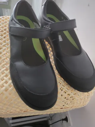 Zapatos colegiales tipo Merceditas nuevos