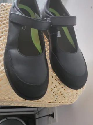 Zapatos colegiales tipo Merceditas nuevos