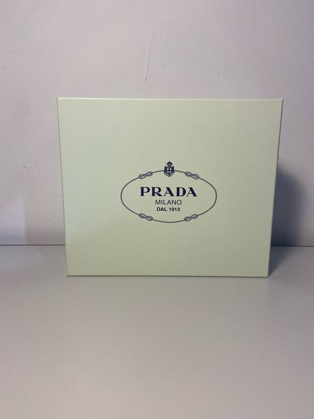 Caja Prada Verde pastel