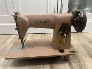 Máquina de coser Singer años 60
