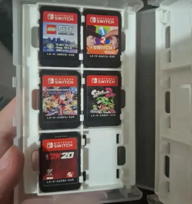 Nintendo Switch grigio e blu