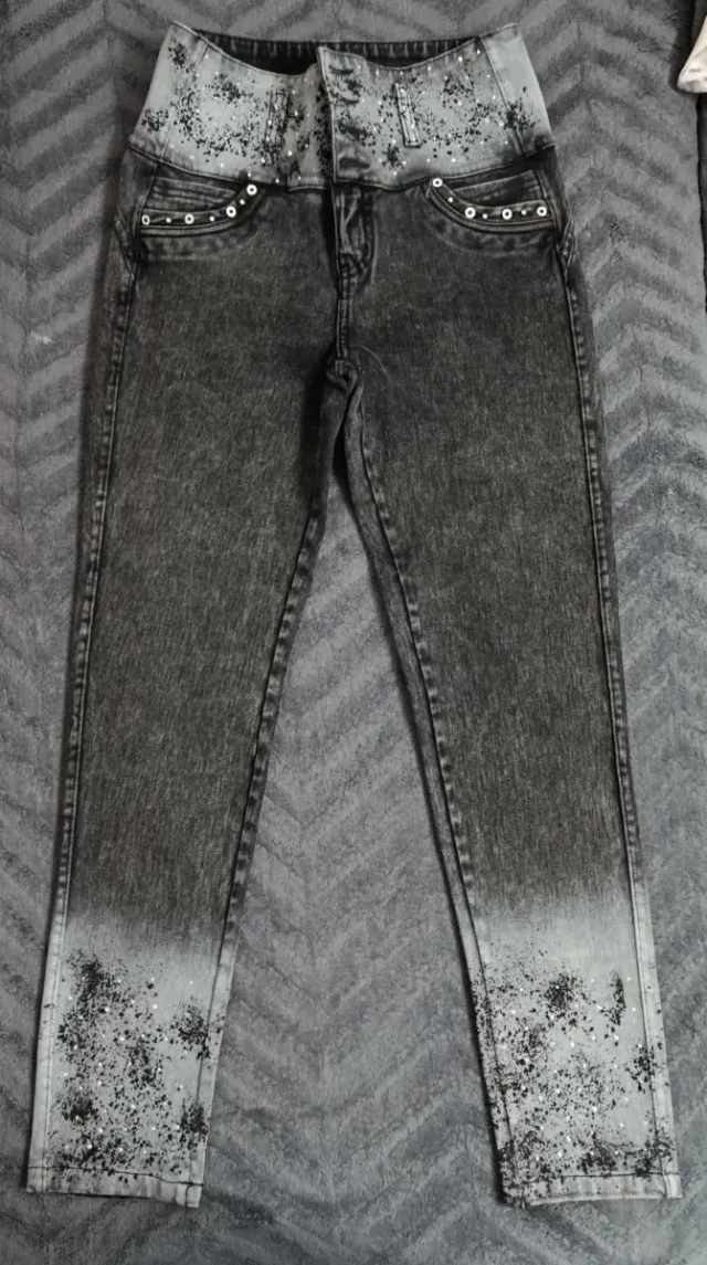 Pantalón Jean Gris con Brillos