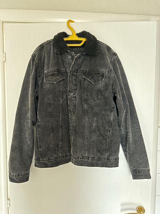 Giubbotto jeans Zara con collo in pelliccia