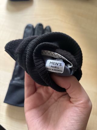 Guantes negros hombre