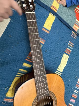 Guitarra Española Juanita 3/4 cuerdas para zurdos