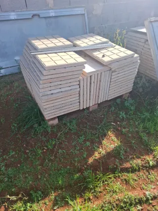 Bordillos de hormigón hay 4 palet