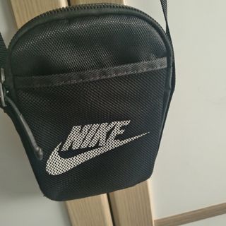 Riñonera Nike Negra Casi Nueva