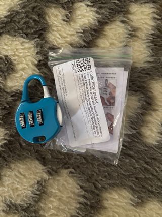 Candado de combinación azul