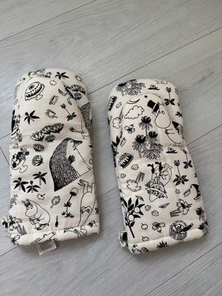 2 Guantes de Cocina Moomin Arabia