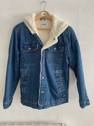 Chaqueta vaquera Pull&Bear con borreguito