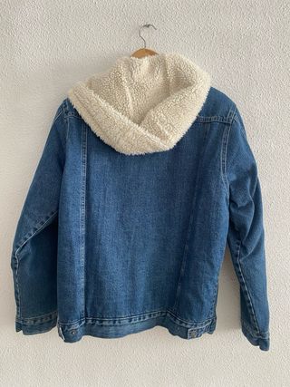 Chaqueta vaquera Pull&Bear con borreguito