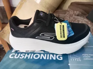 Zapatillas Skechers Max Cushion Negro/Blanco