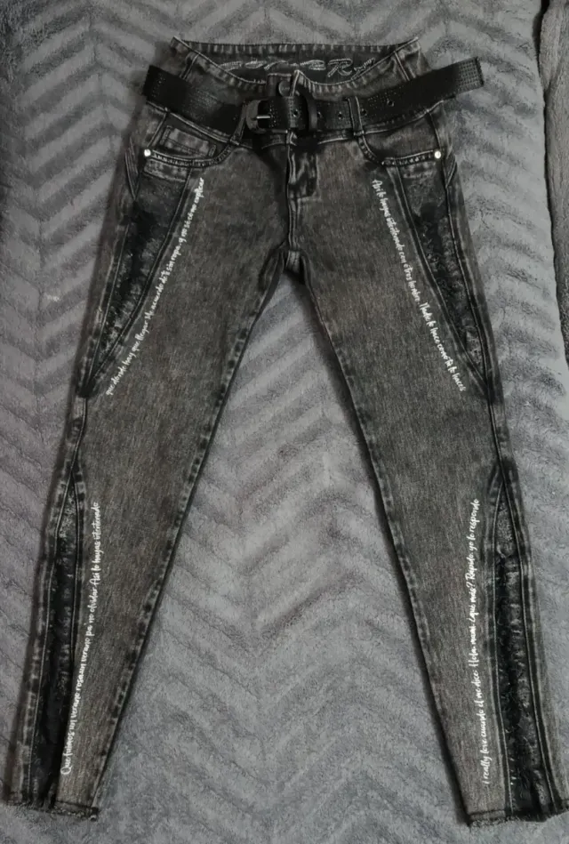 Pantalón Jean Negro con Cinturón