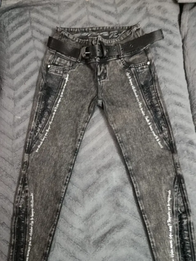 Pantalón Jean Negro con Cinturón