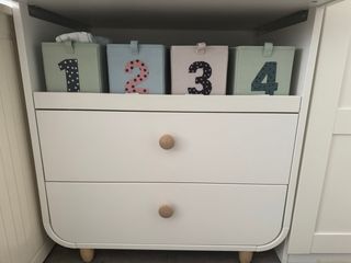 Cuna + cambiador + colchones MYLLRA IKEA