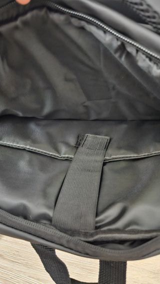 Mochila de viaje para PC Nutanix negra